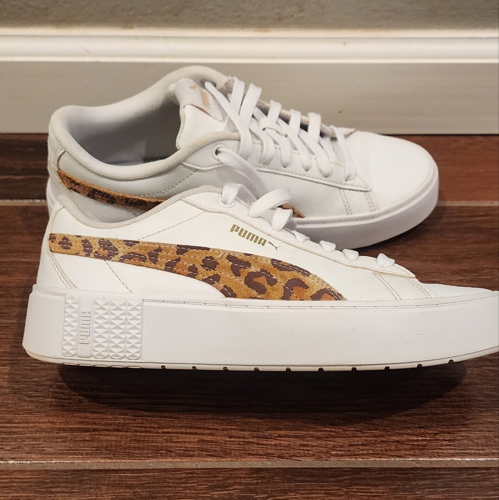 Puma Smash Platform leopard shoes - size 8.5